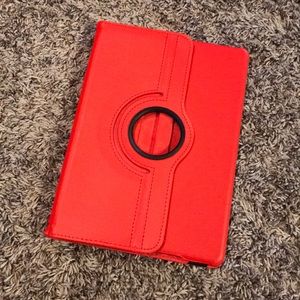 NWOT 360-rotating ipad case